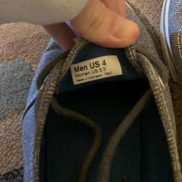 Grey vans - Picture 3 of 4